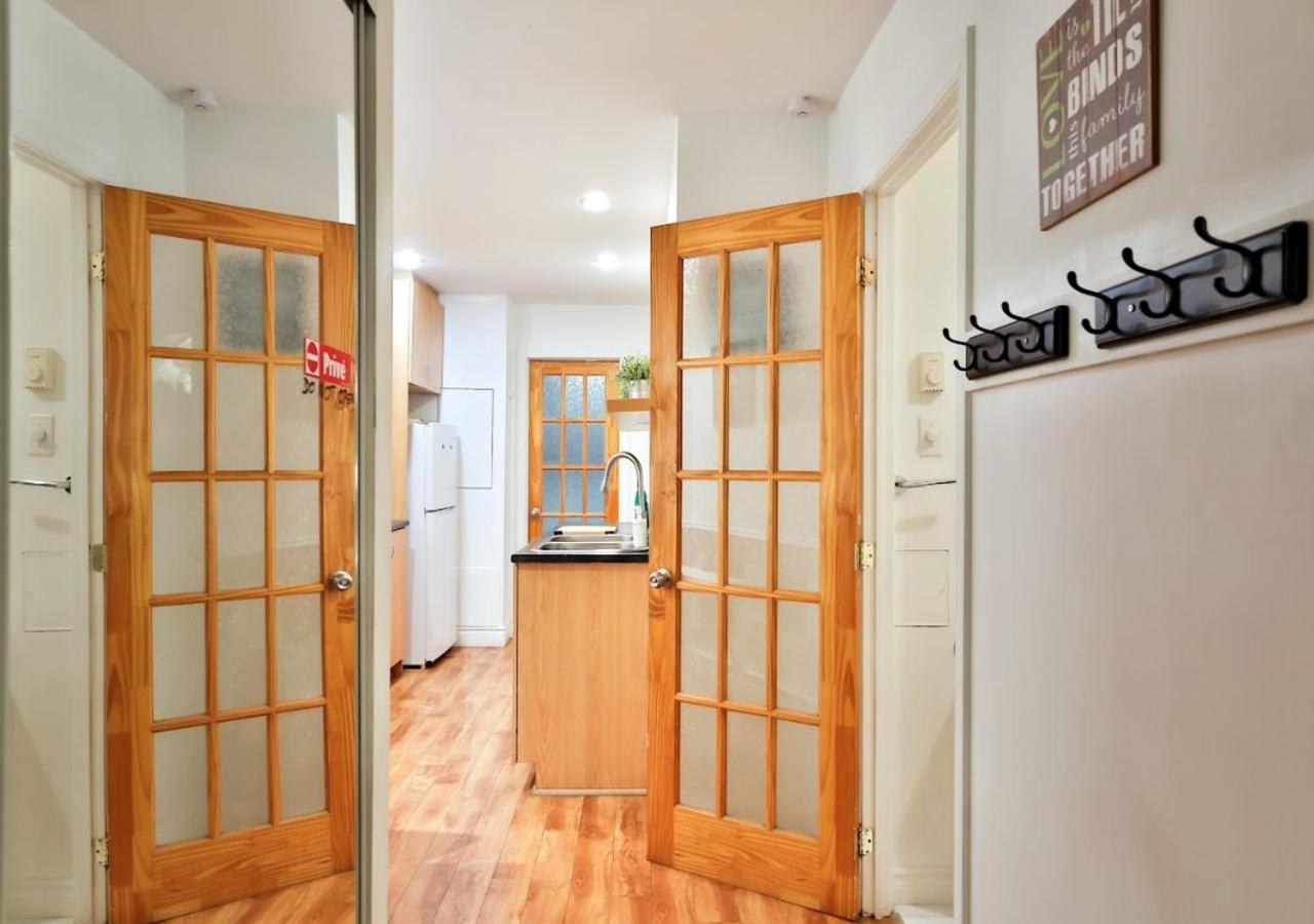 100 Meters To Subway - Montcalm Apartment Montreal